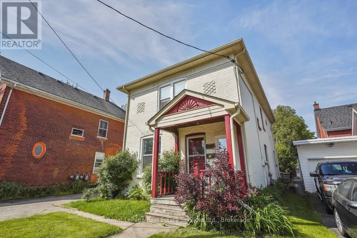 House for rent: 33 Rose Avenue, Brantford, Ontario N3S 2M3