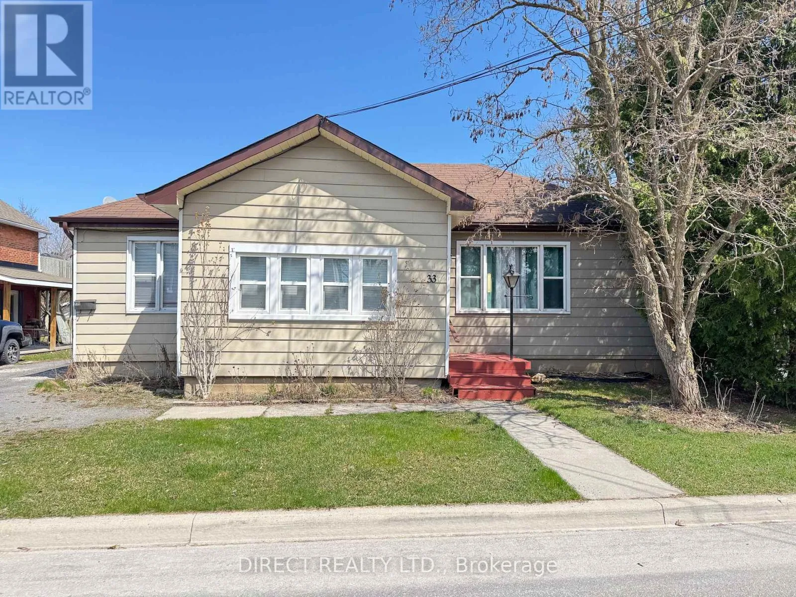 Duplex for rent: 33 Sinclair Street, Belleville, Ontario K8P 3S5