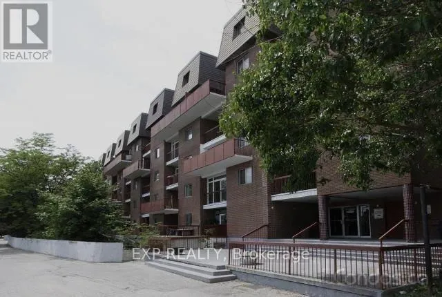 Row / Townhouse for rent: 330 - 3025 The Credit Woodlands Road, Mississauga, Ontario L5C 2V3