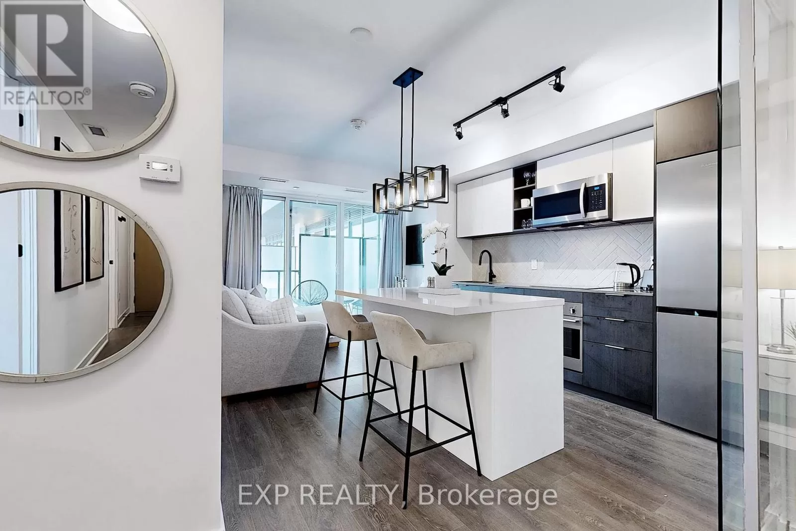 Apartment for rent: 330 - 36 Zorra Street, Toronto, Ontario M8Z 0G5