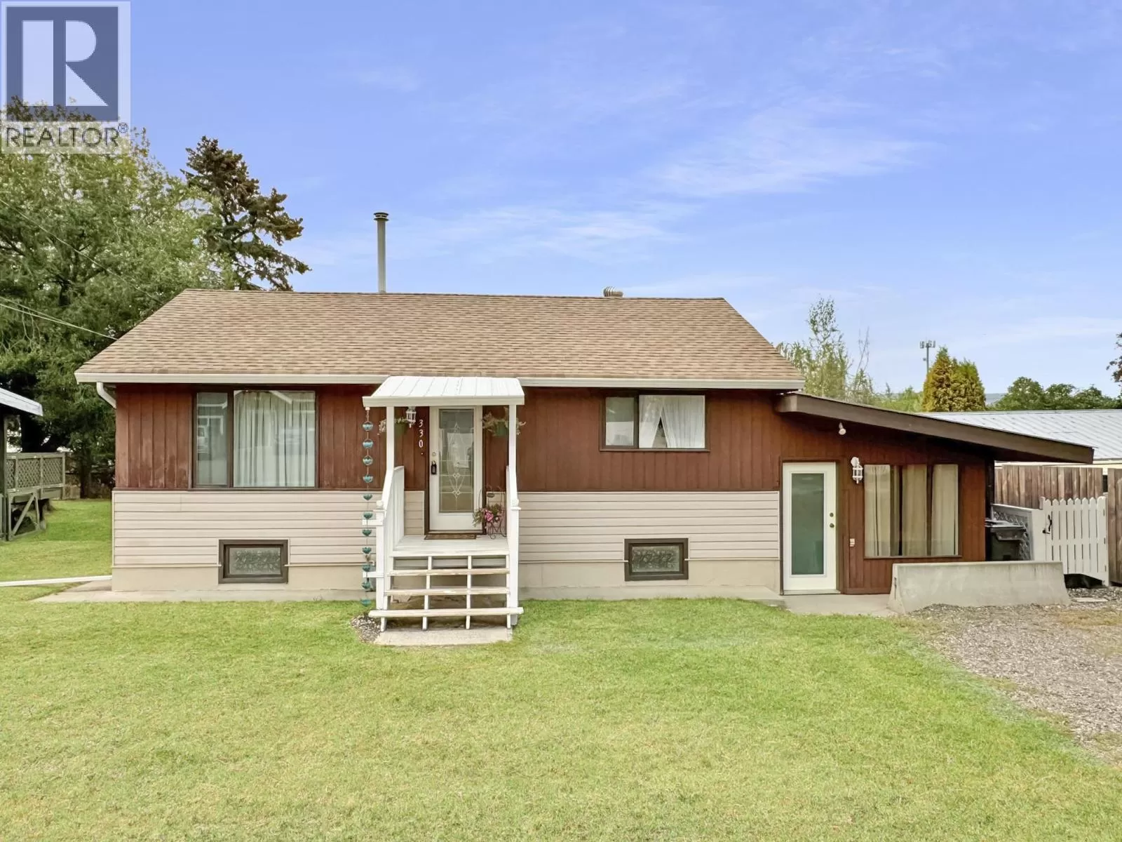 House for rent: 330 Cedar Avenue, 100 Mile House, British Columbia V0K 2E0