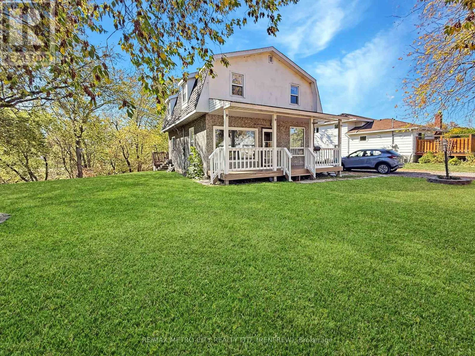 House for rent: 330 Mclean Street, Renfrew, Ontario K7V 1B3