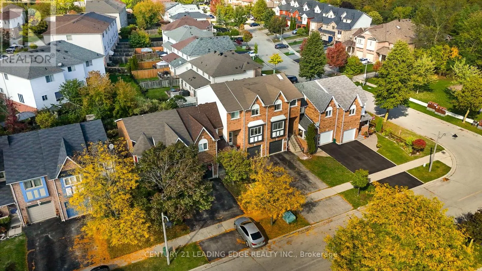 Row / Townhouse for rent: 330 Sparrow Circle, Pickering, Ontario L1V 6Y3