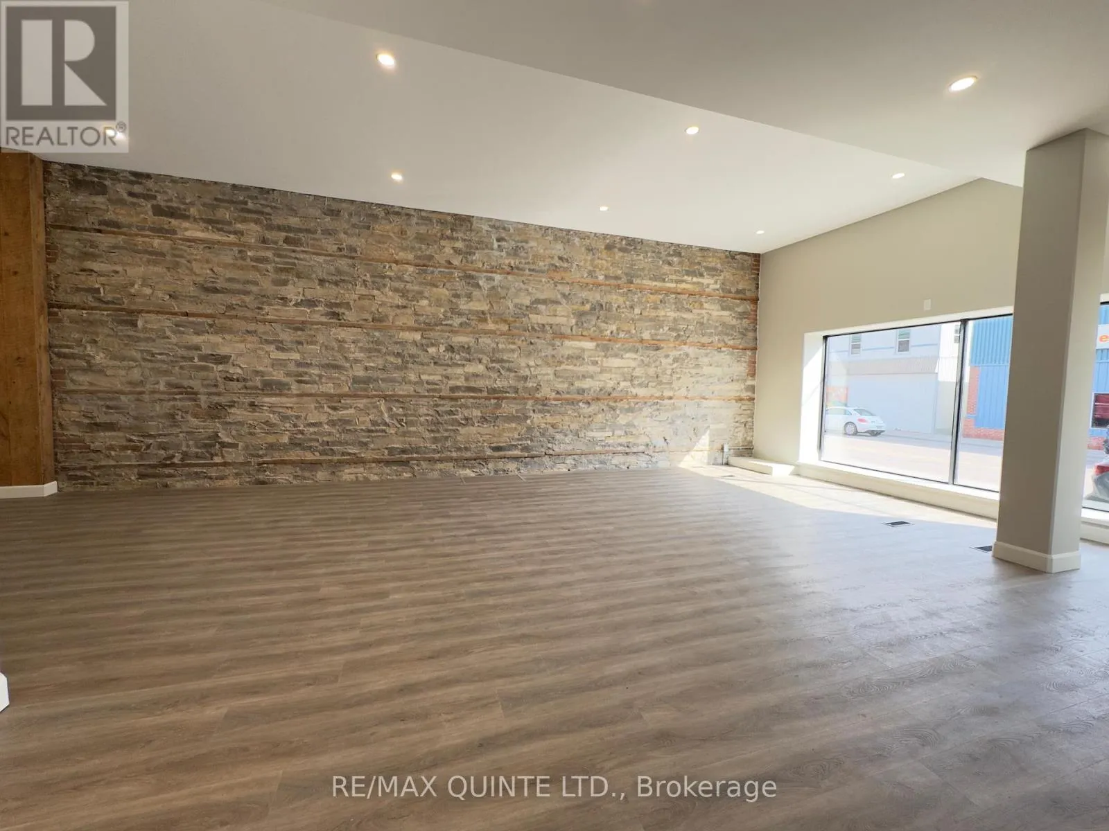 330 Victoria Street N, Tweed), Ontario K0K 3J0