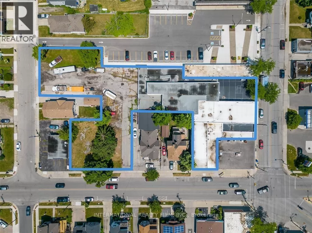 Retail for rent: 330 Wellington Street, Sarnia, Ontario N7T 1H5