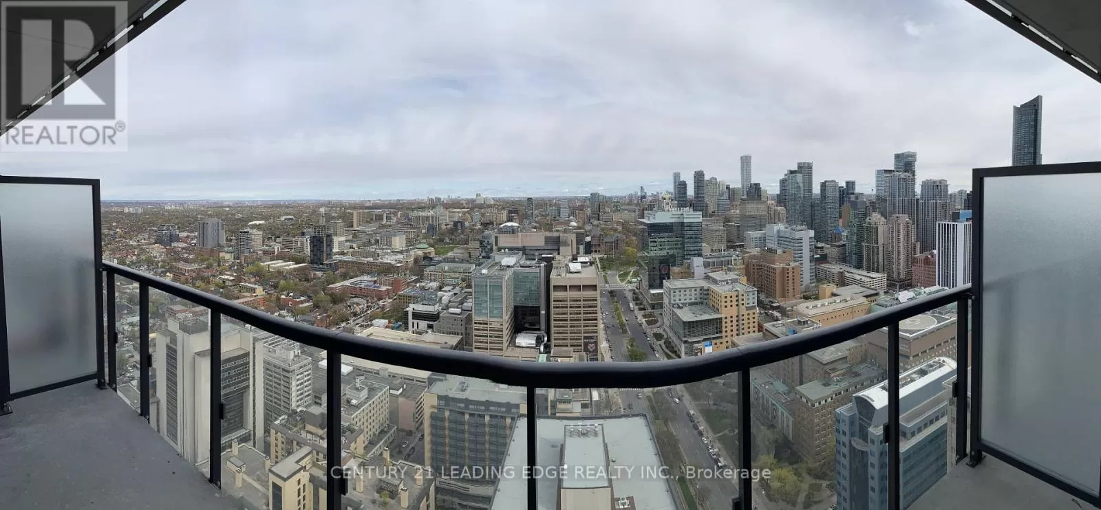 Apartment for rent: 3301 - 488 University Avenue, Toronto, Ontario M5G 0C1