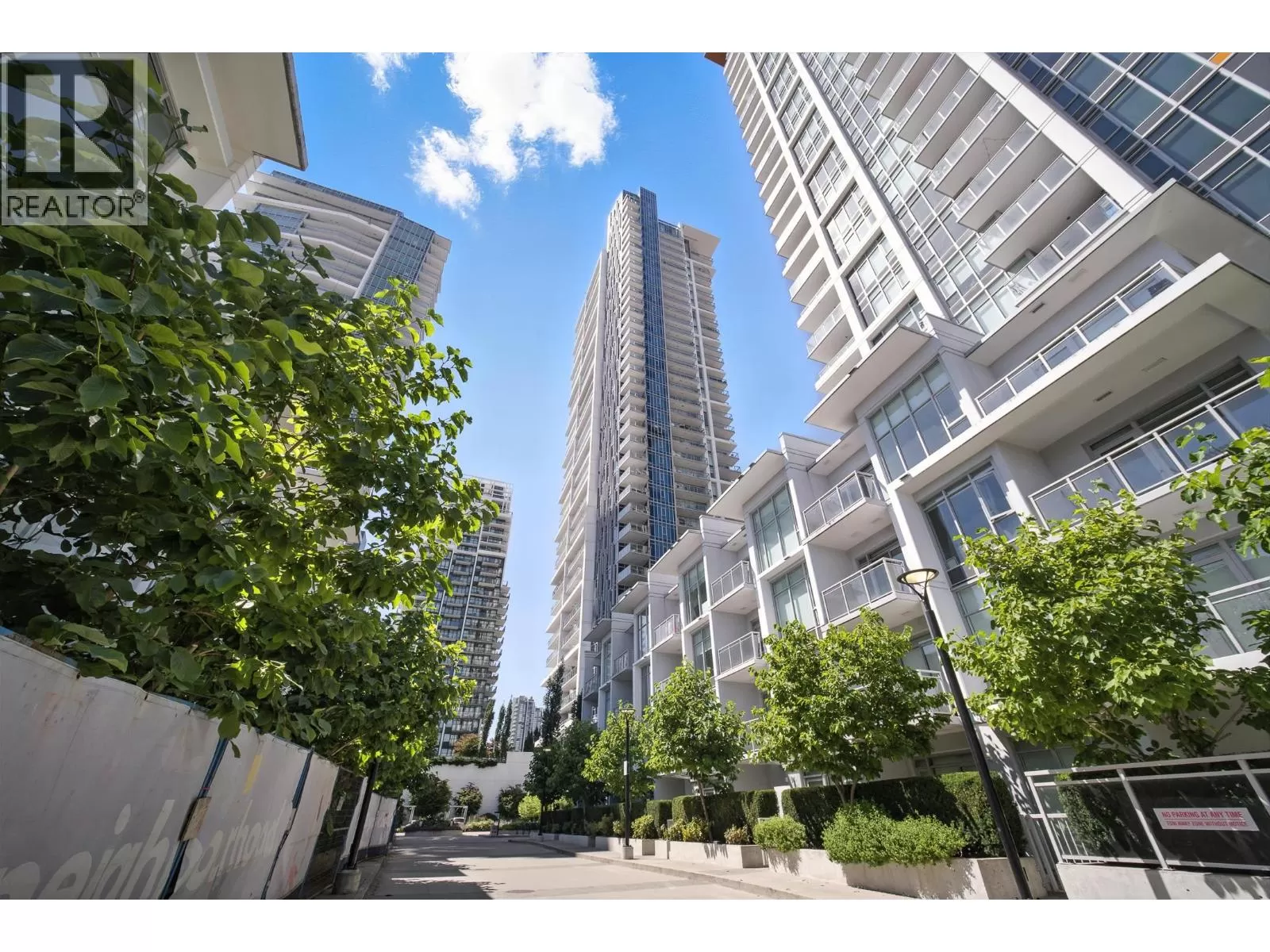 Apartment for rent: 3302 2311 Beta Avenue, Burnaby, British Columbia V5C 0M1