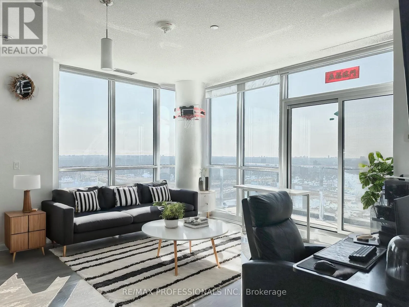 Apartment for rent: 3302 - 56 Forest Manor Road, Toronto, Ontario M2J 0E5