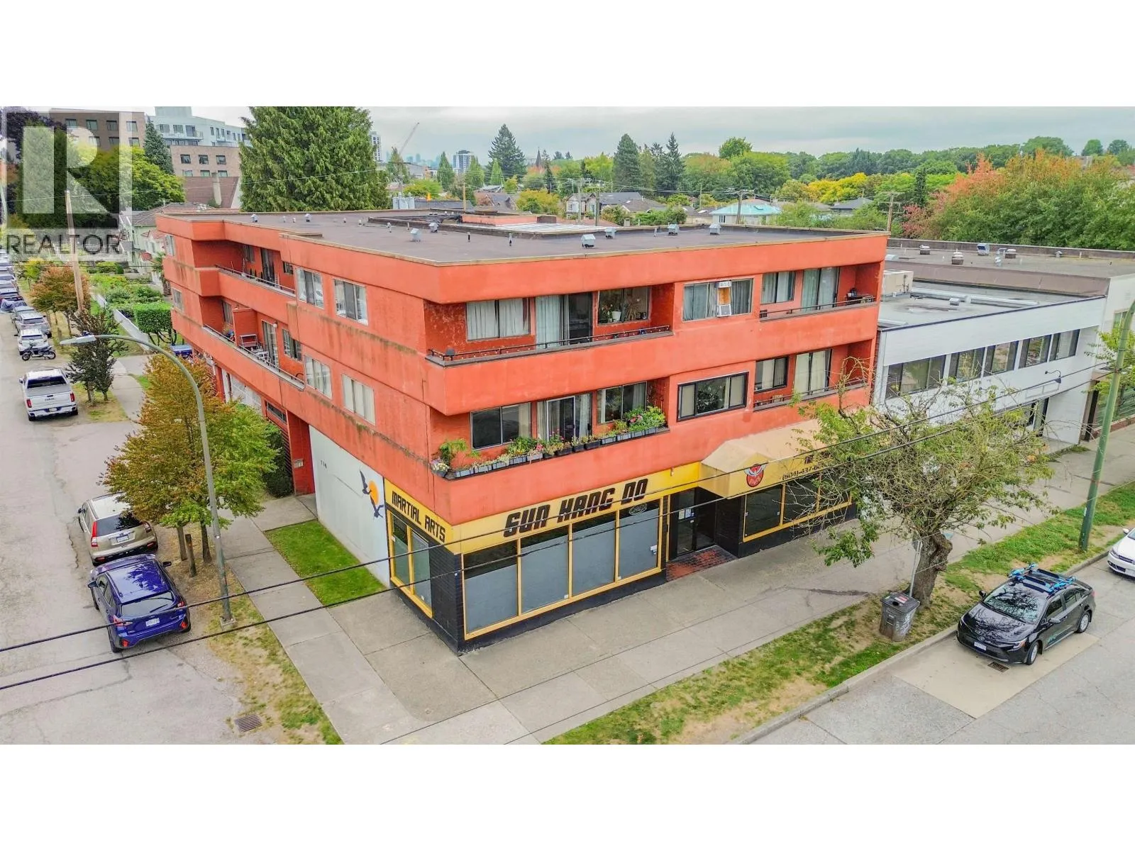 3302 Fraser Street, Vancouver, British Columbia V5V 4C1