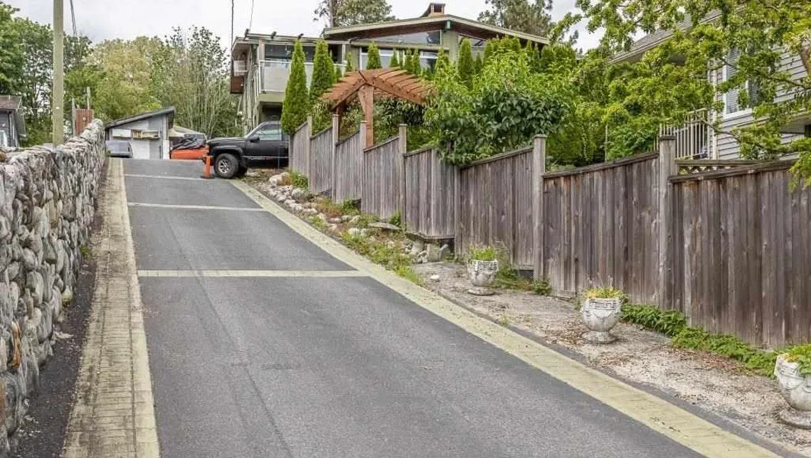 House for rent: 33025 14 Avenue, Mission, British Columbia V2V 2P3