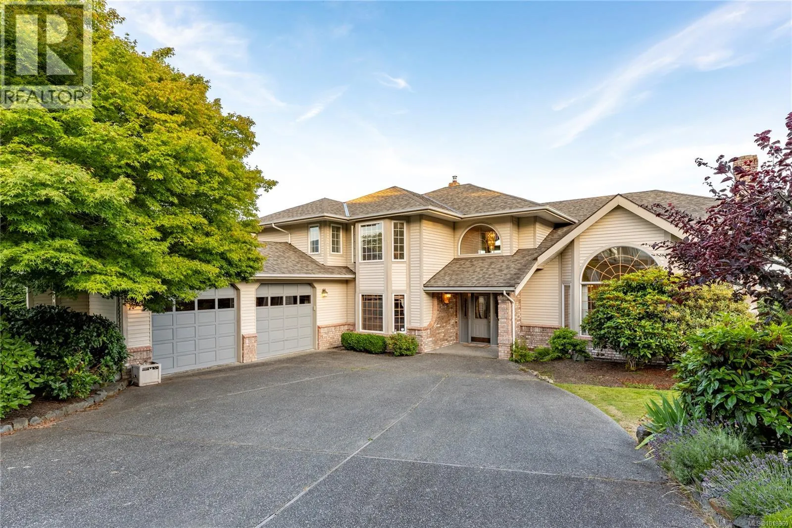 House for rent: 3303 Wavecrest Dr, Nanaimo, British Columbia V9T 5X1