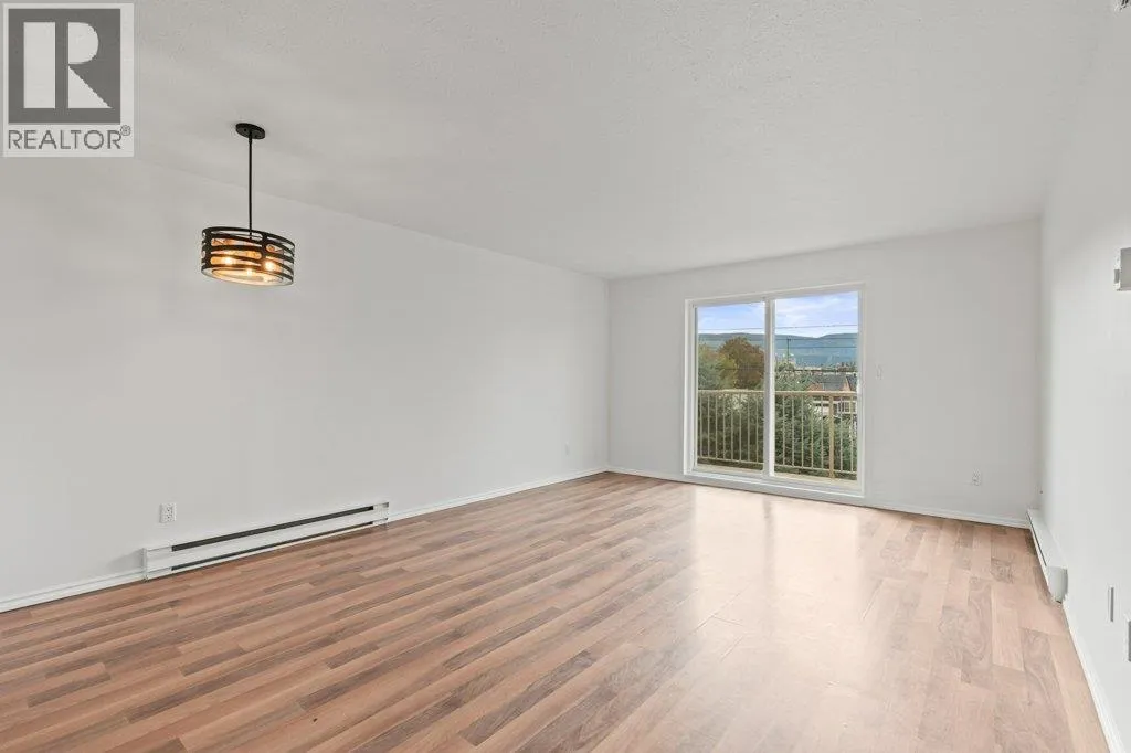 Apartment for rent: 3304 35 Avenue Unit# 318, Vernon, British Columbia V1T 8M6