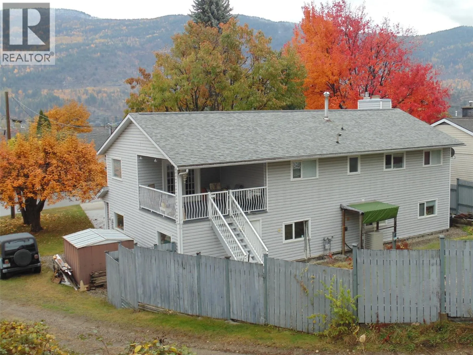 House for rent: 3304 8th Avenue, Castlegar, British Columbia V1N 2Y4