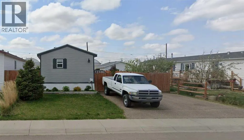 Manufactured Home for rent: 331 3 Street Nw, Redcliff, Alberta T0J 2P0