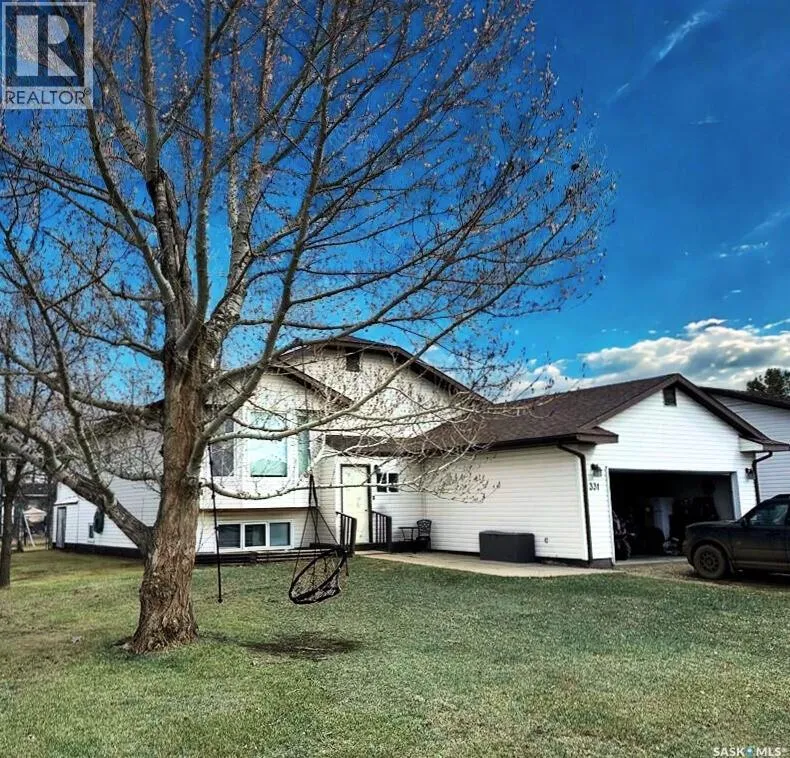 House for rent: 331 4th Street, Weyburn Rm No. 67, Saskatchewan S0C 1X0