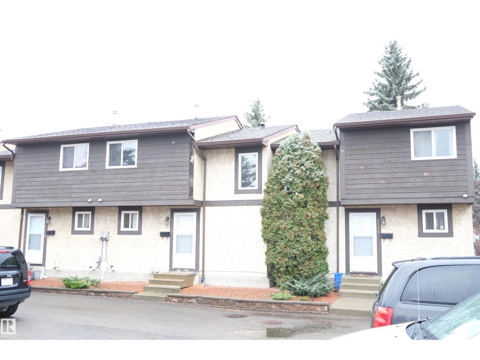 Row / Townhouse for rent: 3313 138 Av Nw, Edmonton, Alberta T5Y 1P2