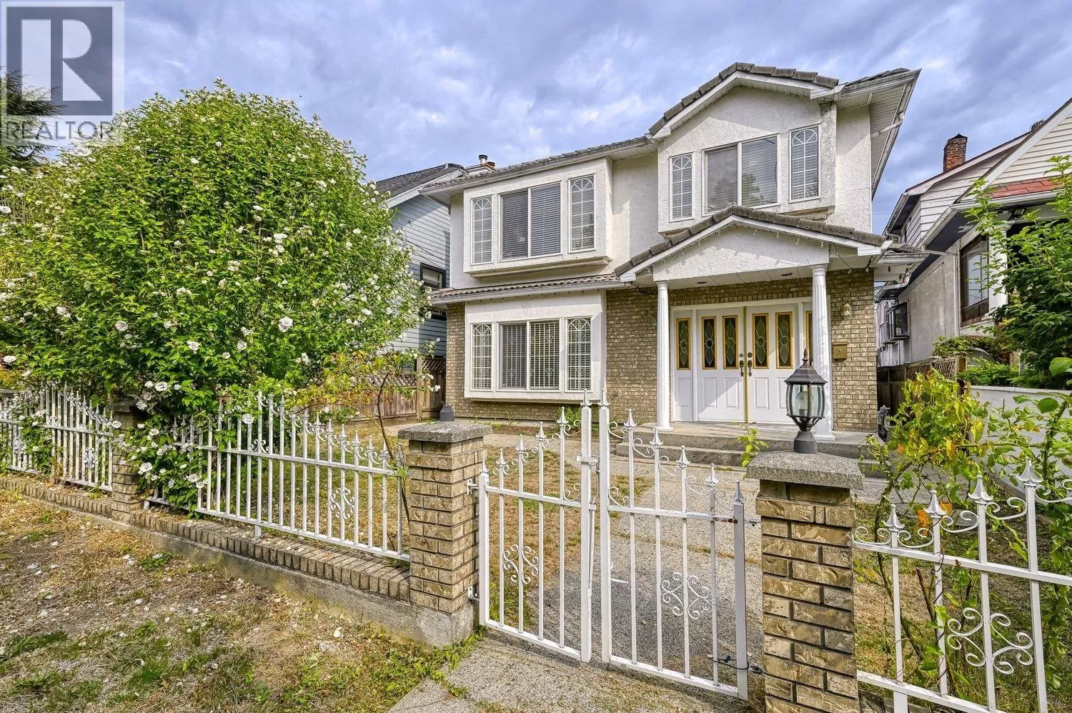 House for rent: 3315 Charles Street, Vancouver, British Columbia V5K 3C3