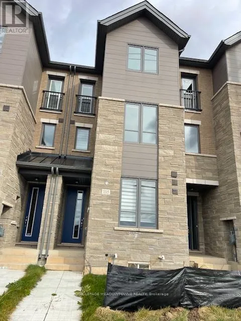 Row / Townhouse for rent: 3315 Sixth Line, Oakville, Ontario L5H 0Z5