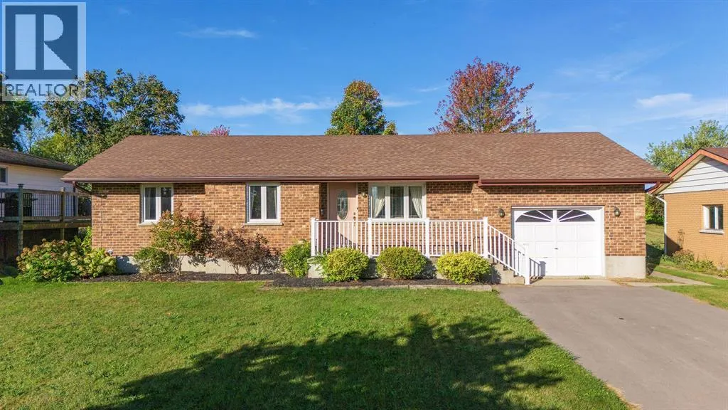 House for rent: 3317 River Street, Brooke-Alvinston, Ontario N0N 1A0