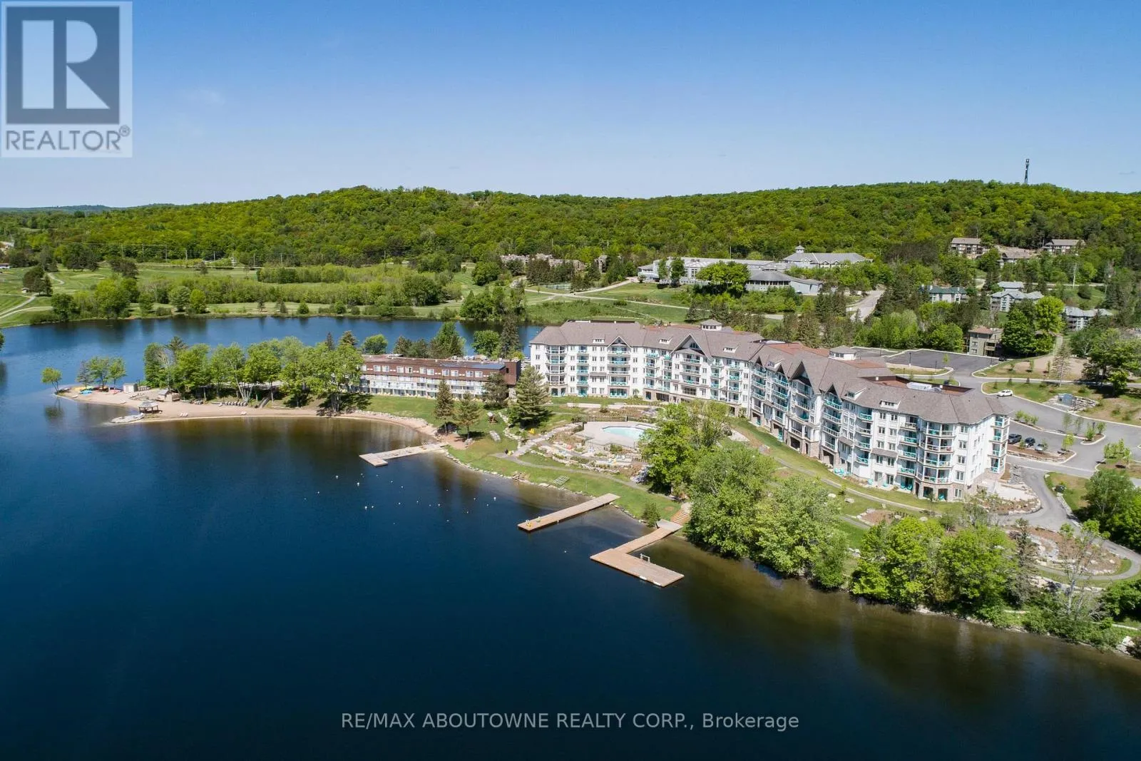 Apartment for rent: 332 - 25 Pen Lake Point Road, Huntsville, Ontario P1H 1A9
