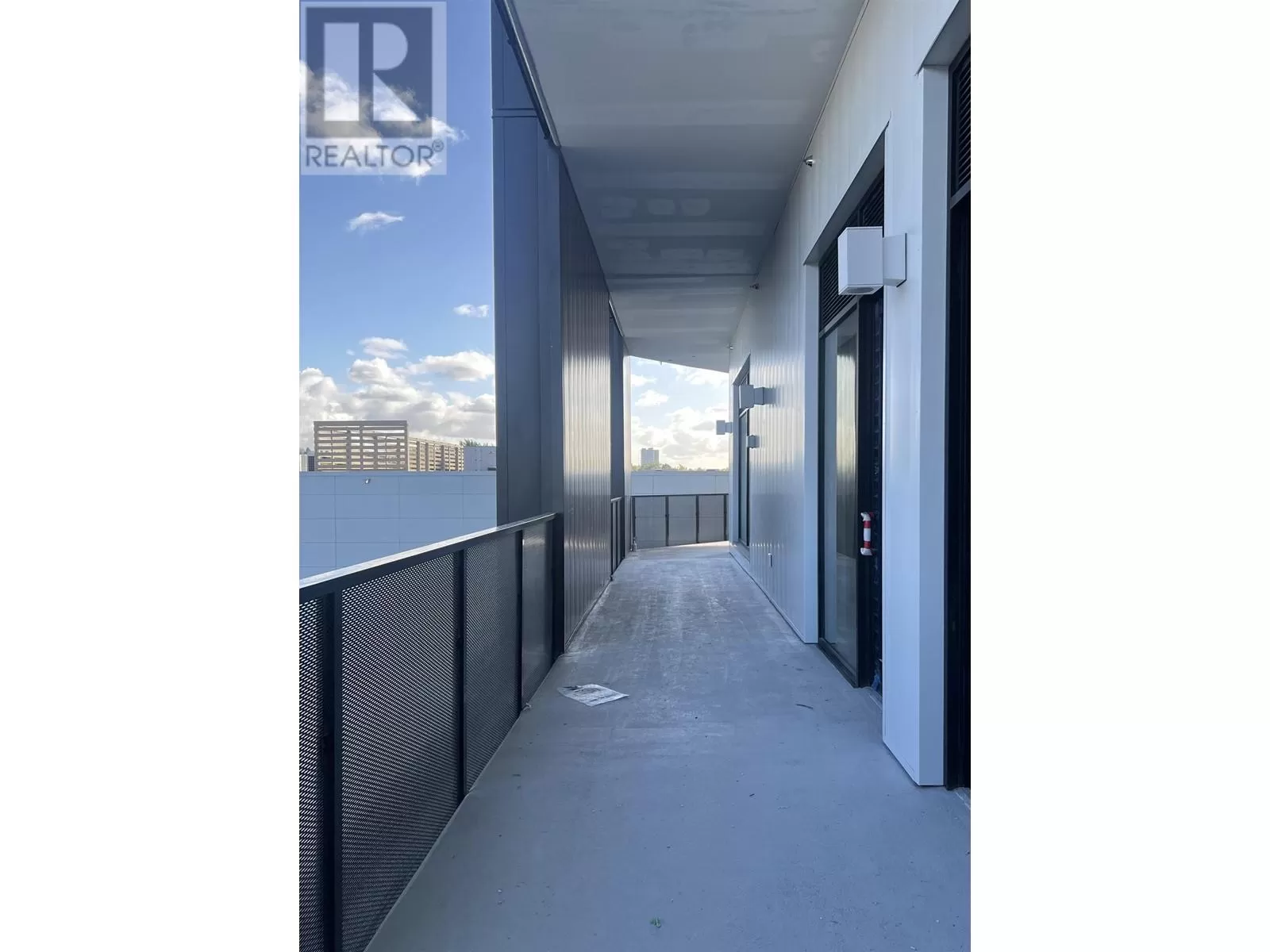 332 8188 Manitoba Street, Vancouver, British Columbia V5X 4L8