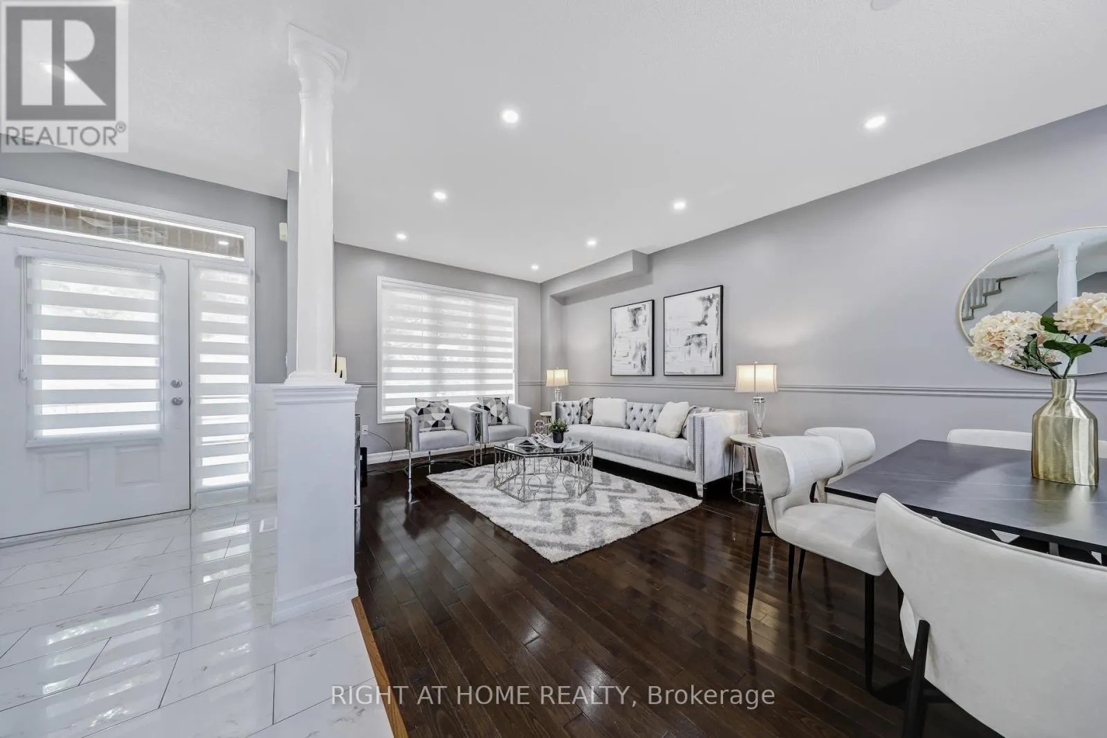 Row / Townhouse for rent: 332 Rosegate Way N, Oakville, Ontario L6H 7K7