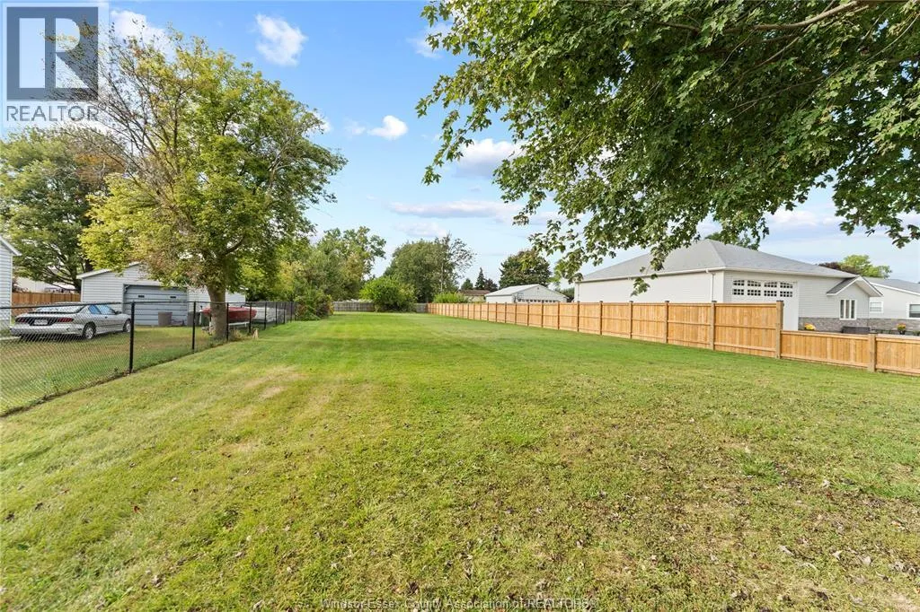 No Building for rent: 333 Victoria St., Essex, Ontario N8M 1N6