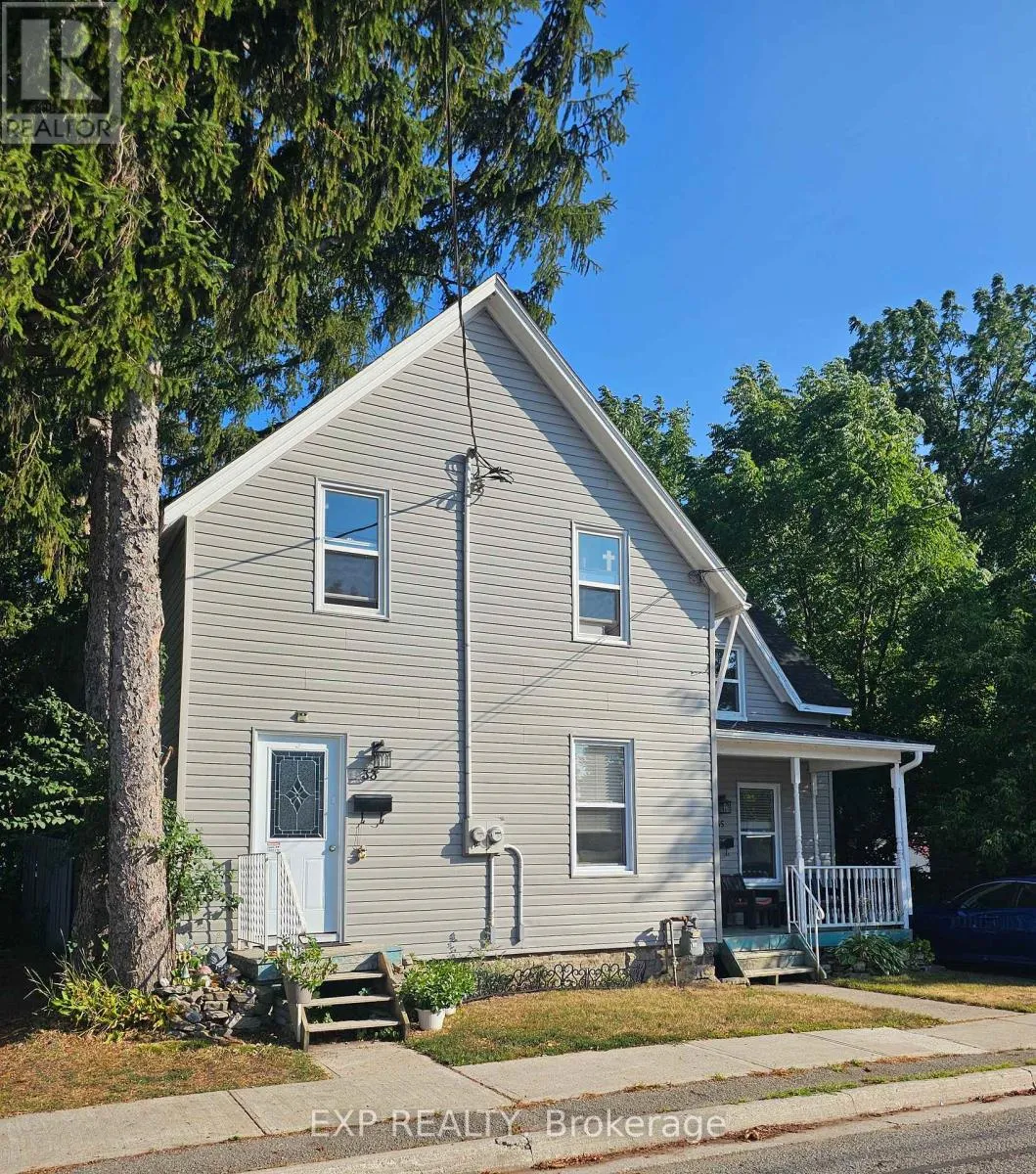 Duplex for rent: 33-35 Havelock Street, Brockville, Ontario K6V 4L8