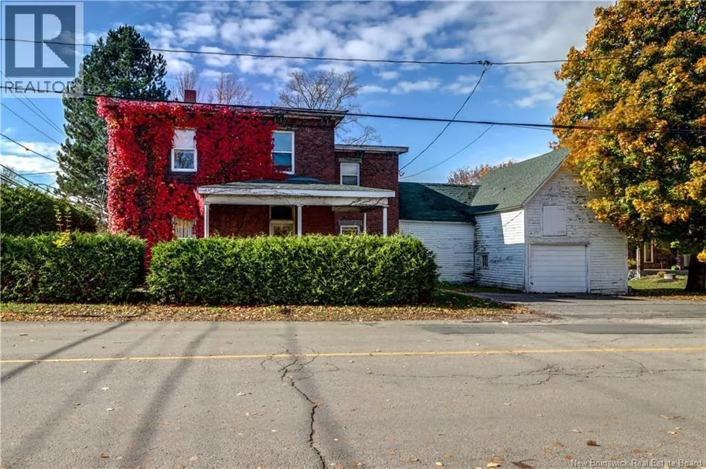 Duplex for rent: 33-35 Queen Street, Sussex, New Brunswick E4E 2A6