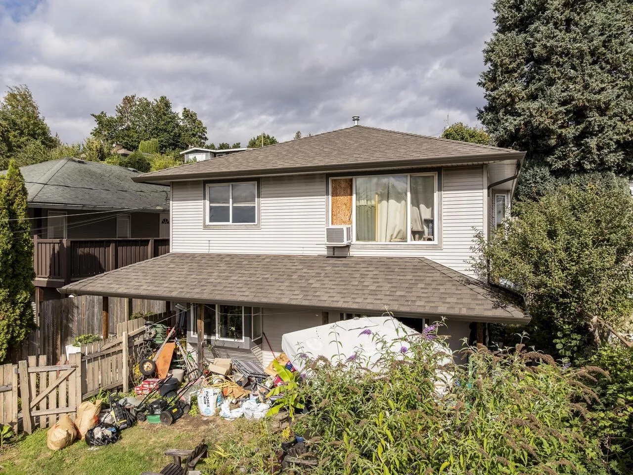 House for rent: 33369 3rd Avenue, Mission, British Columbia V2V 1P1