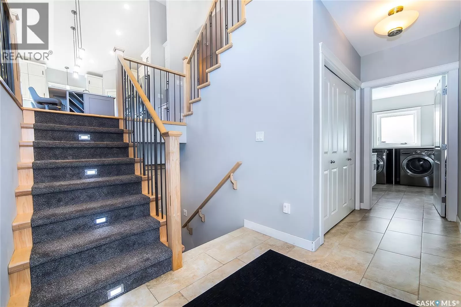 House for rent: 334 Gillies Crescent, Saskatoon, Saskatchewan S7V 0J9