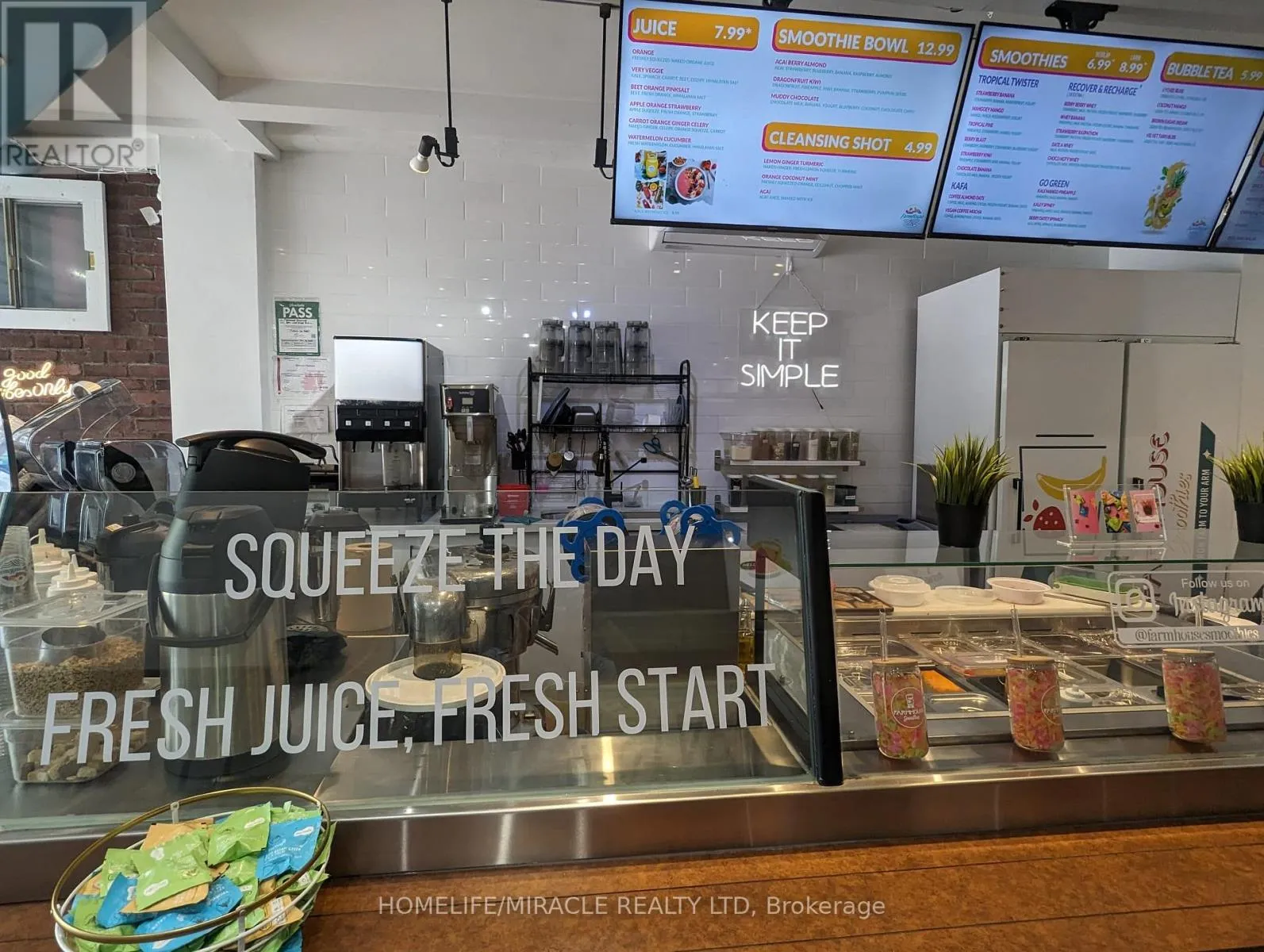 3341 Lakeshore Boulevard W, Toronto, Ontario M8W 1N1