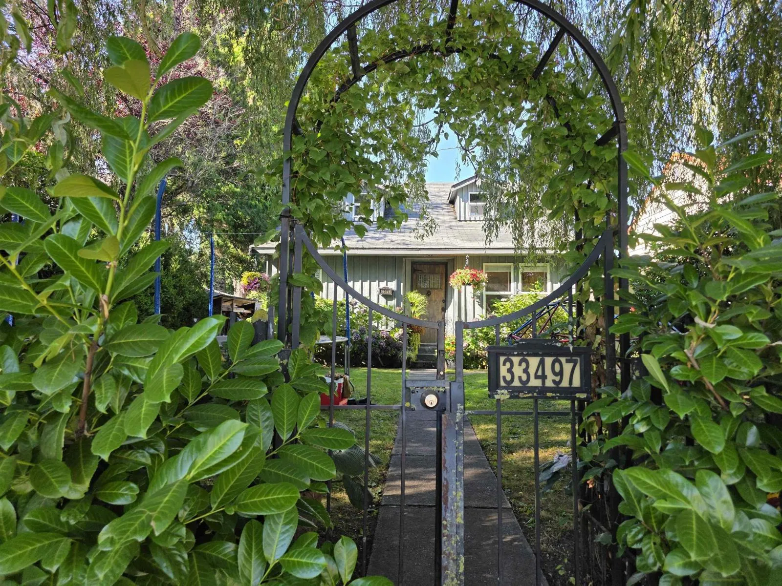 House for rent: 33497 7th Avenue, Mission, British Columbia V2V 2E6