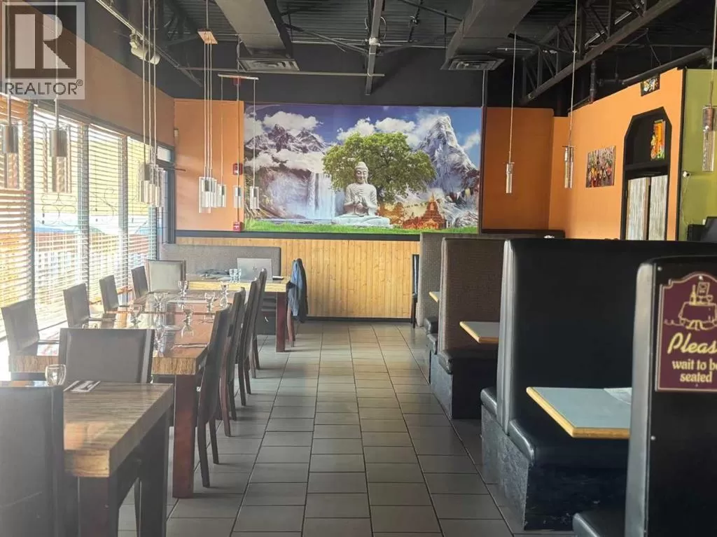 Retail for rent: 334b 2 Street, Strathmore, Alberta T1P 1K3