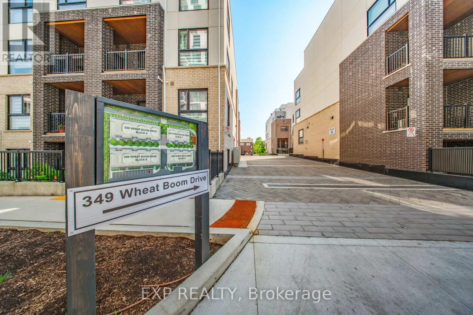 Row / Townhouse for rent: 335 - 349 Wheat Boom Drive, Oakville, Ontario L6H 7X5