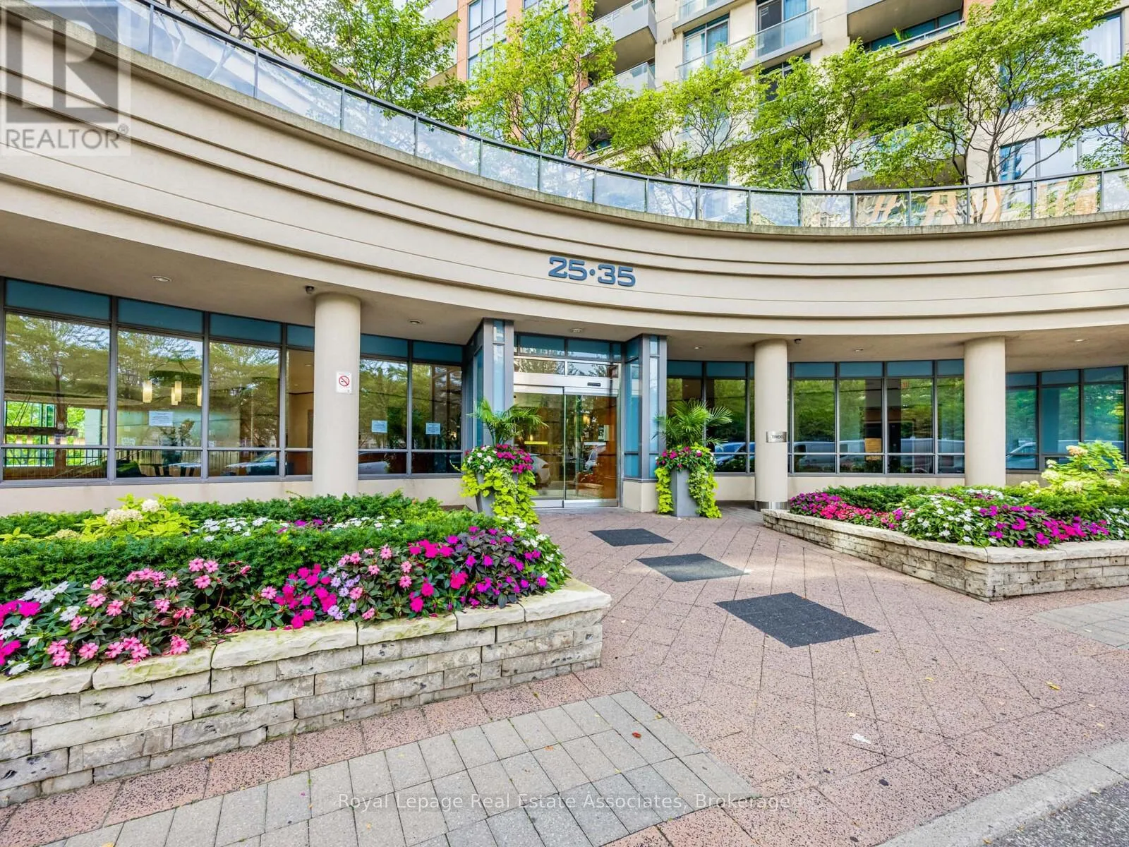 Apartment for rent: 335 - 35 Viking Lane, Toronto, Ontario M9B 0A2