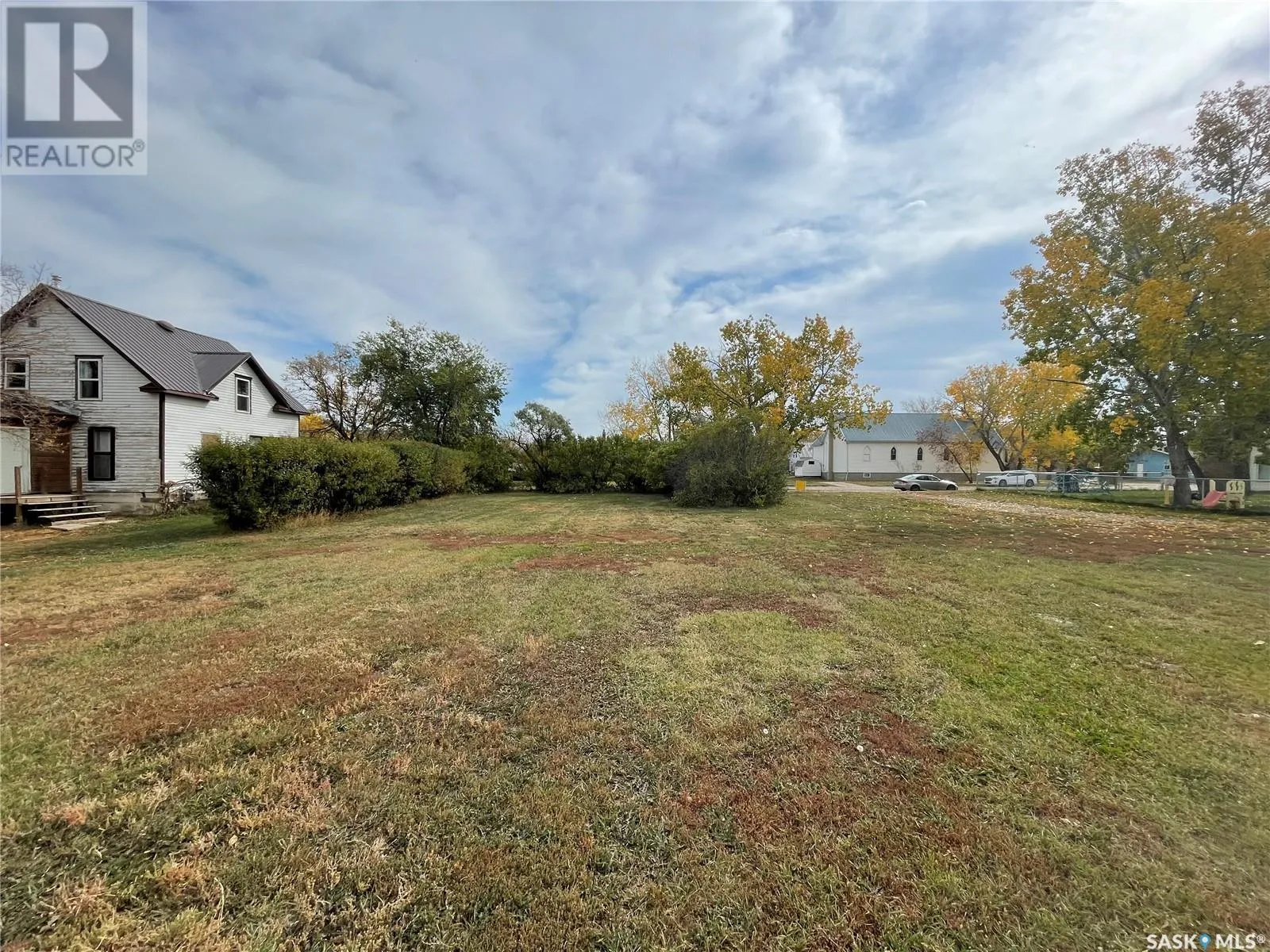 Unknown for rent: 335 Main Street, Central Butte, Saskatchewan S0H 0T0