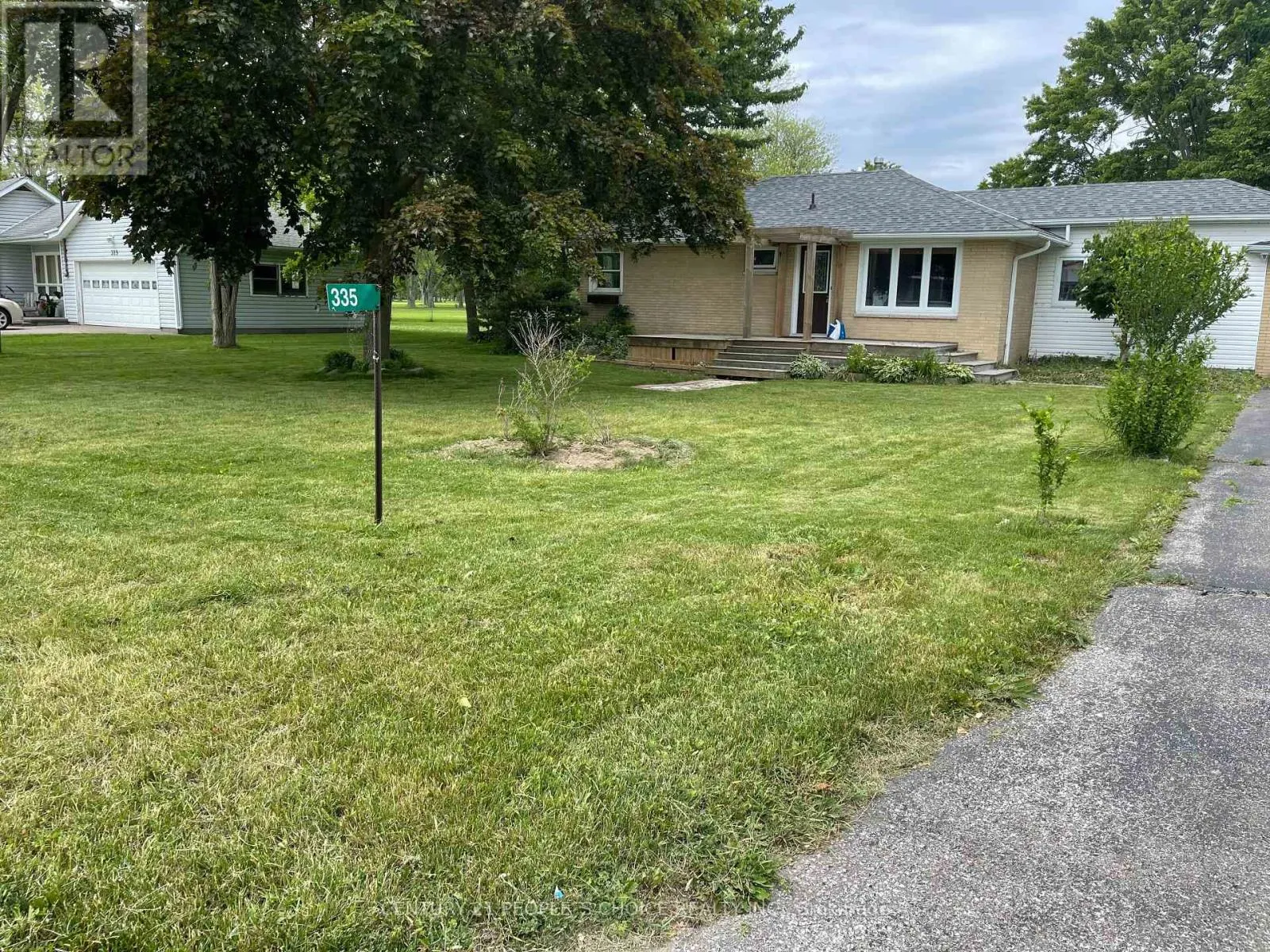 House for rent: 335 Robson Road, Windsor, Ontario N8H 0A4