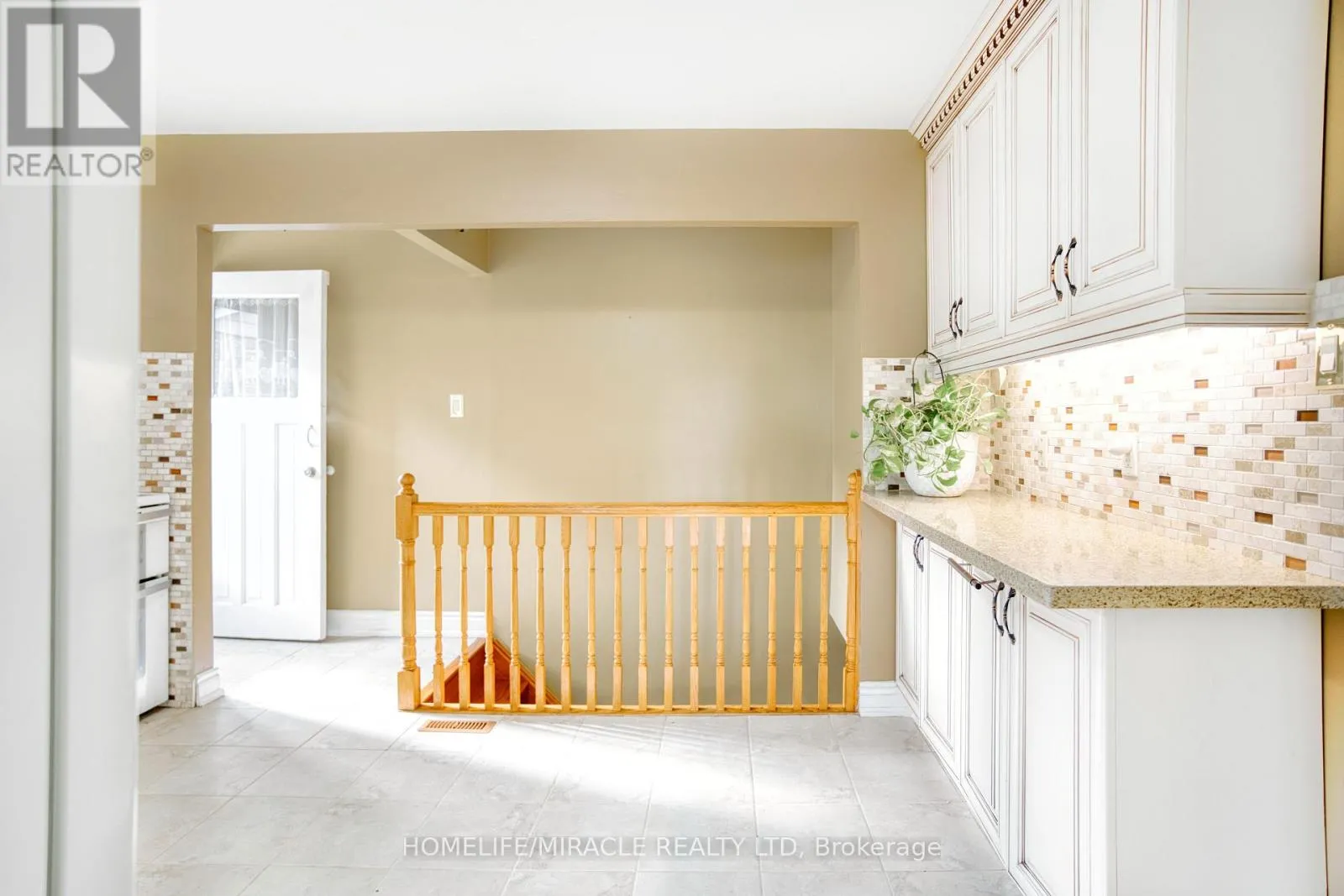 House for rent: 3353 Martins Pine Crescent, Mississauga, Ontario L5L 1G3