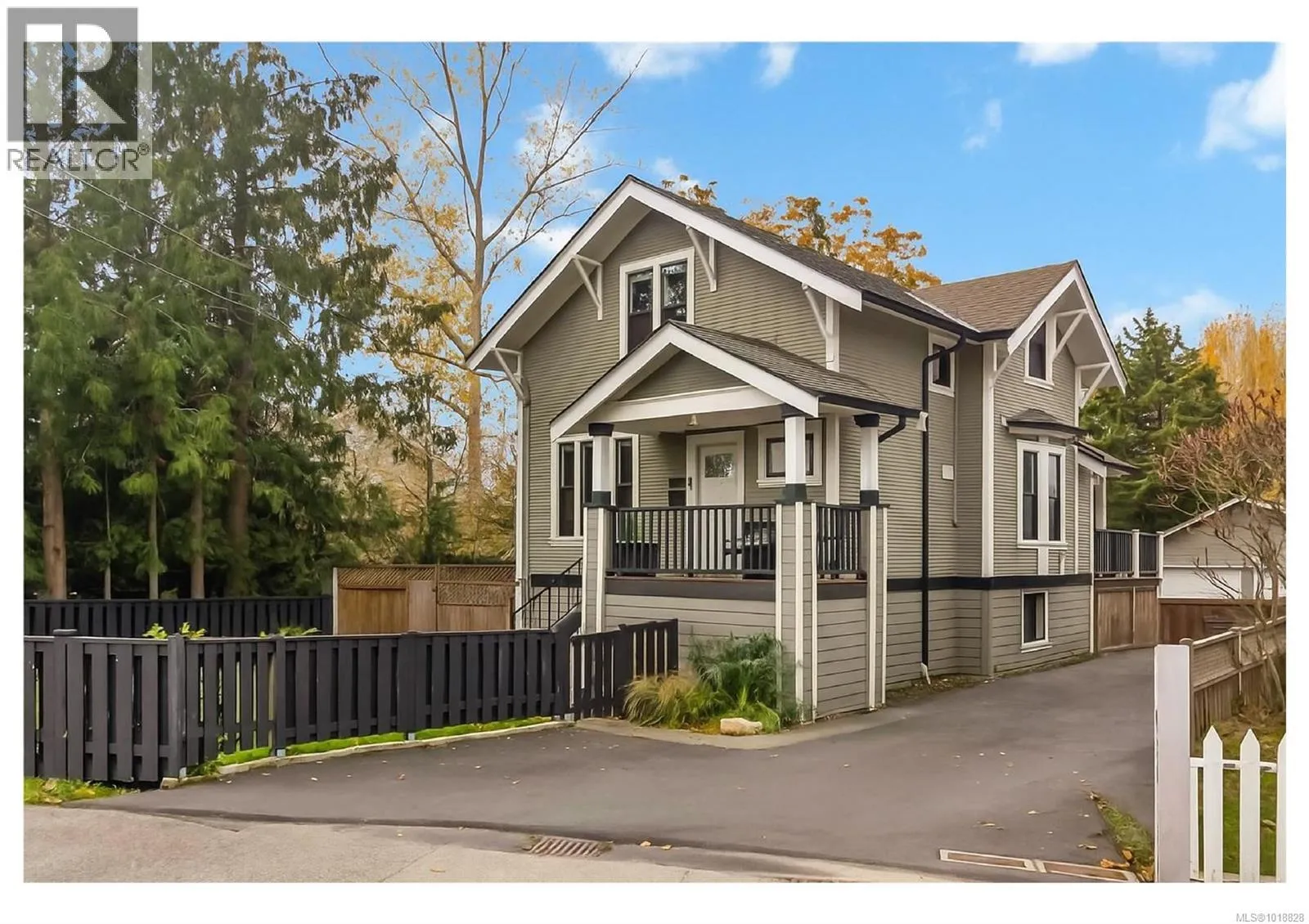 House for rent: 3354 Harriet Rd, Saanich, British Columbia V8Z 3S4