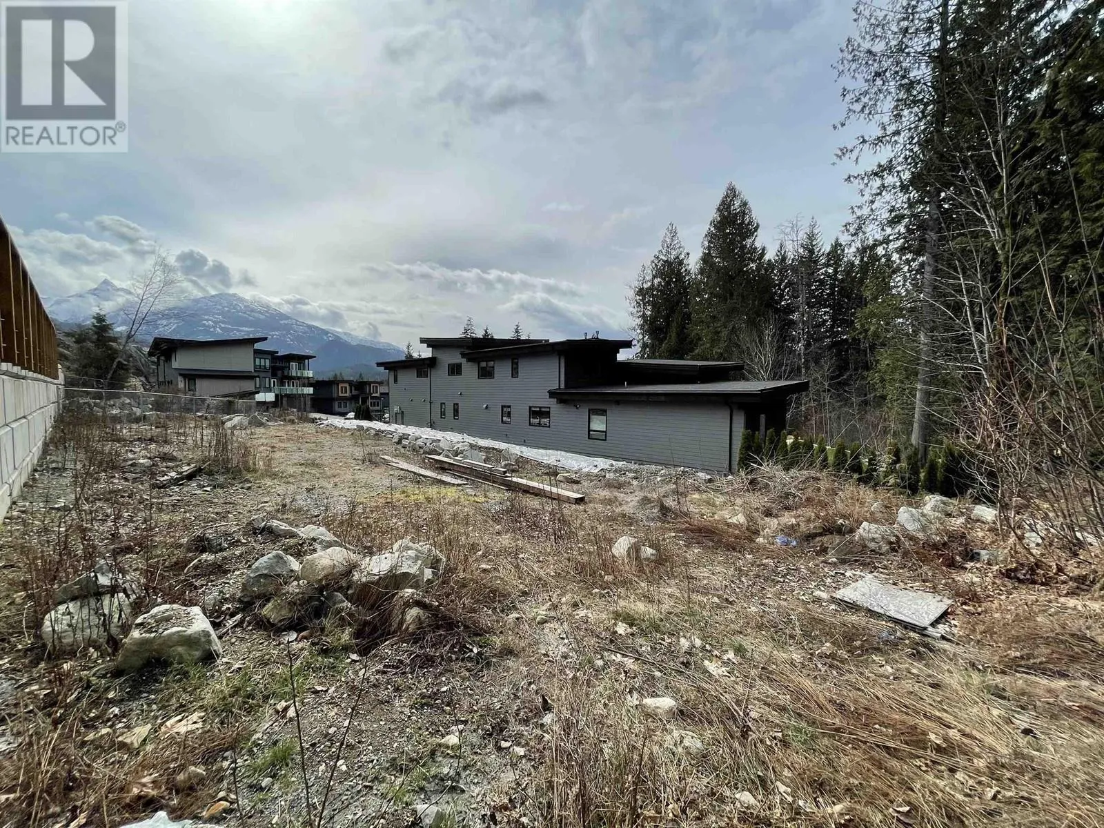 3355 Descartes Place, Squamish, British Columbia V8B 0V5
