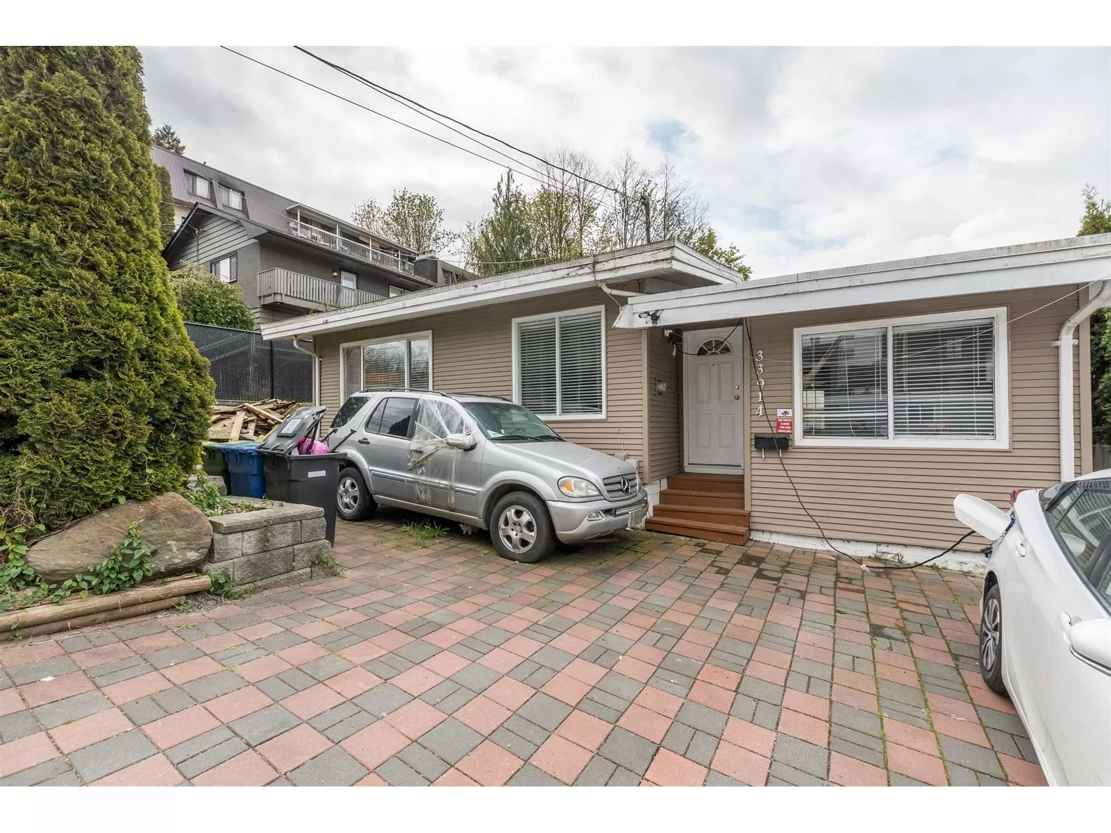 House for rent: 33914 George Ferguson Way, Abbotsford, British Columbia V2S 2M9