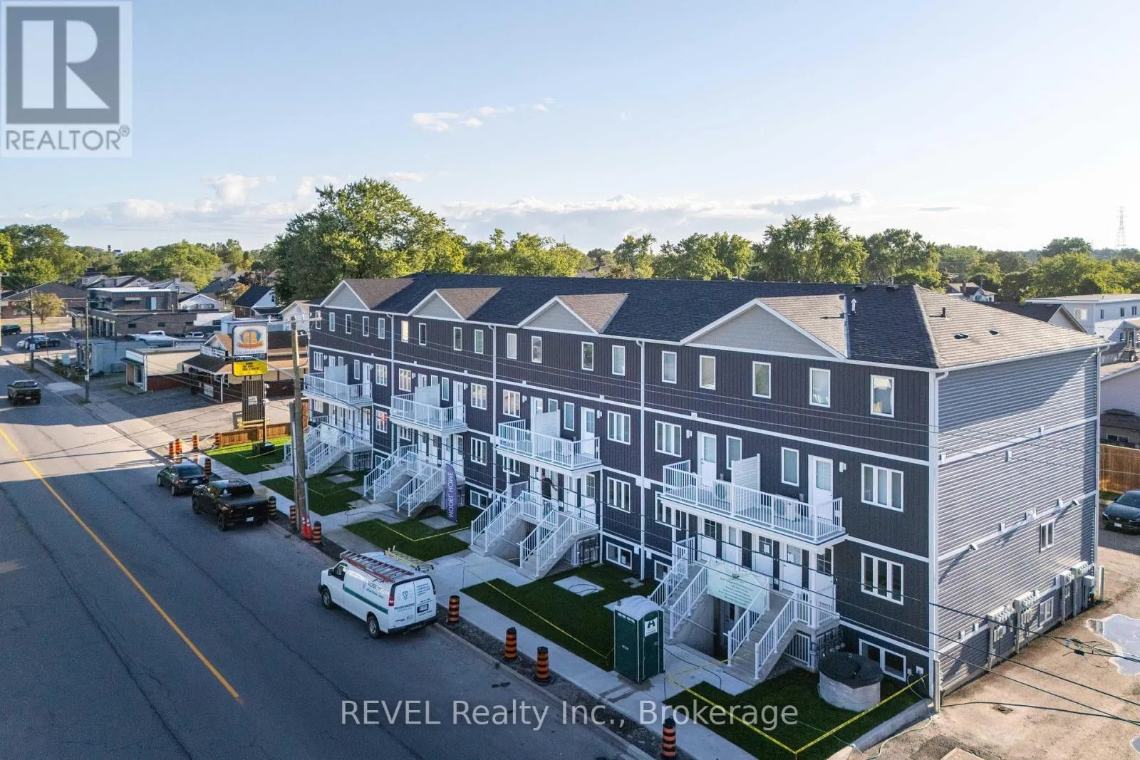 Row / Townhouse for rent: 34 - 35 Southworth Street N, Welland, Ontario L3B 1X8