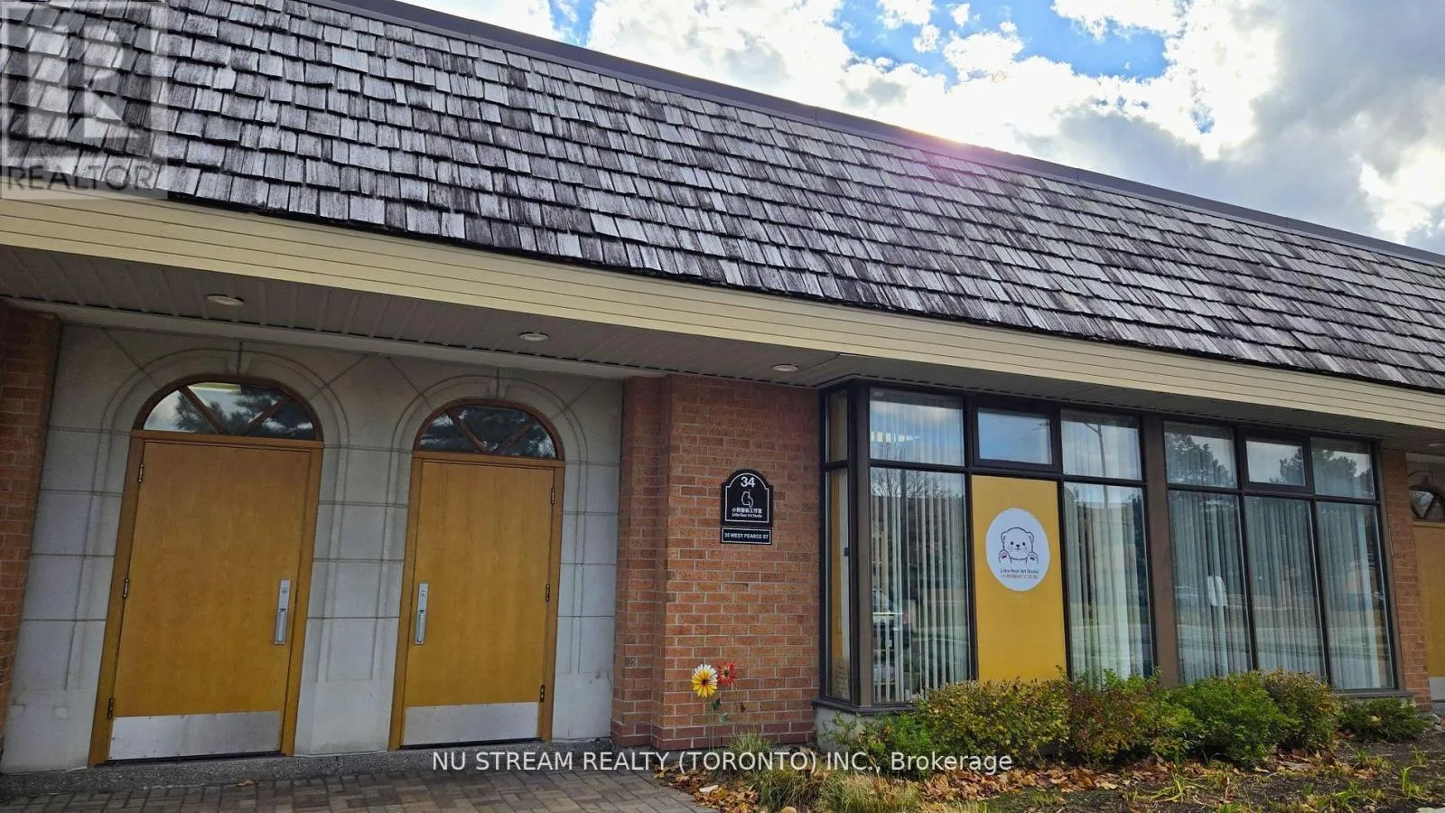 34 - 35 West Pearce Street, Richmond Hill, Ontario L4B 3A9