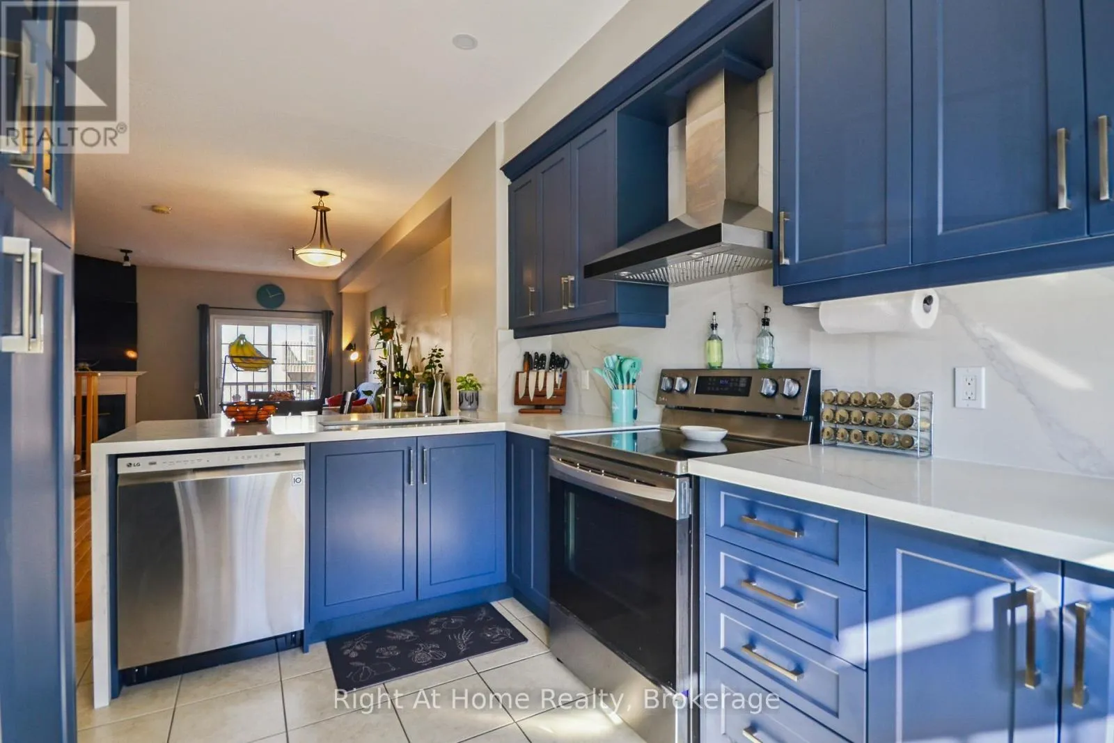 Row / Townhouse for rent: 34 - 5080 Fairview Street, Burlington, Ontario L7L 7E9