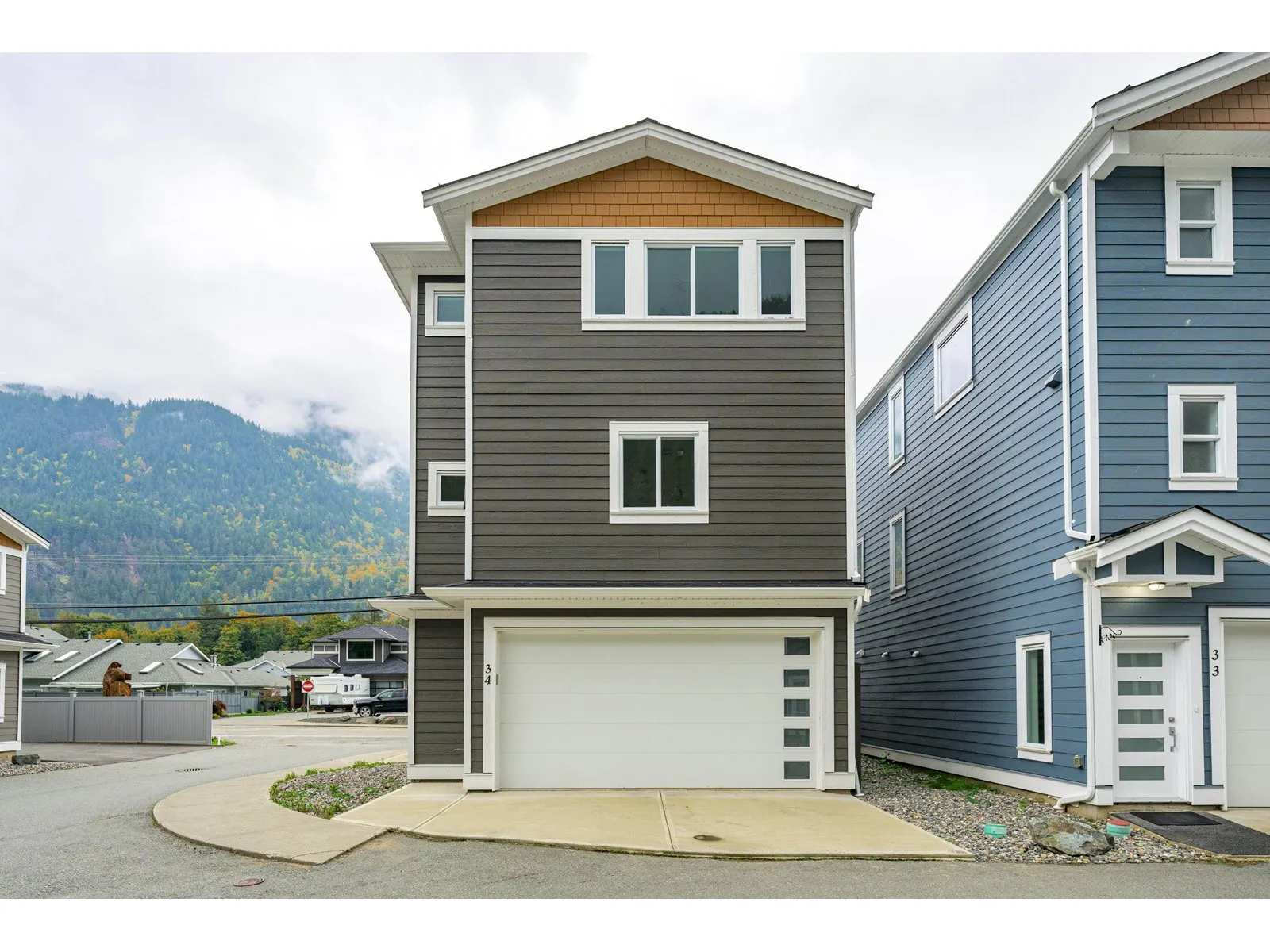 House for rent: 34 750 Hot Springs Road Street|harrison Hot Springs, Harrison Hot Springs, British Columbia V3X 2T5