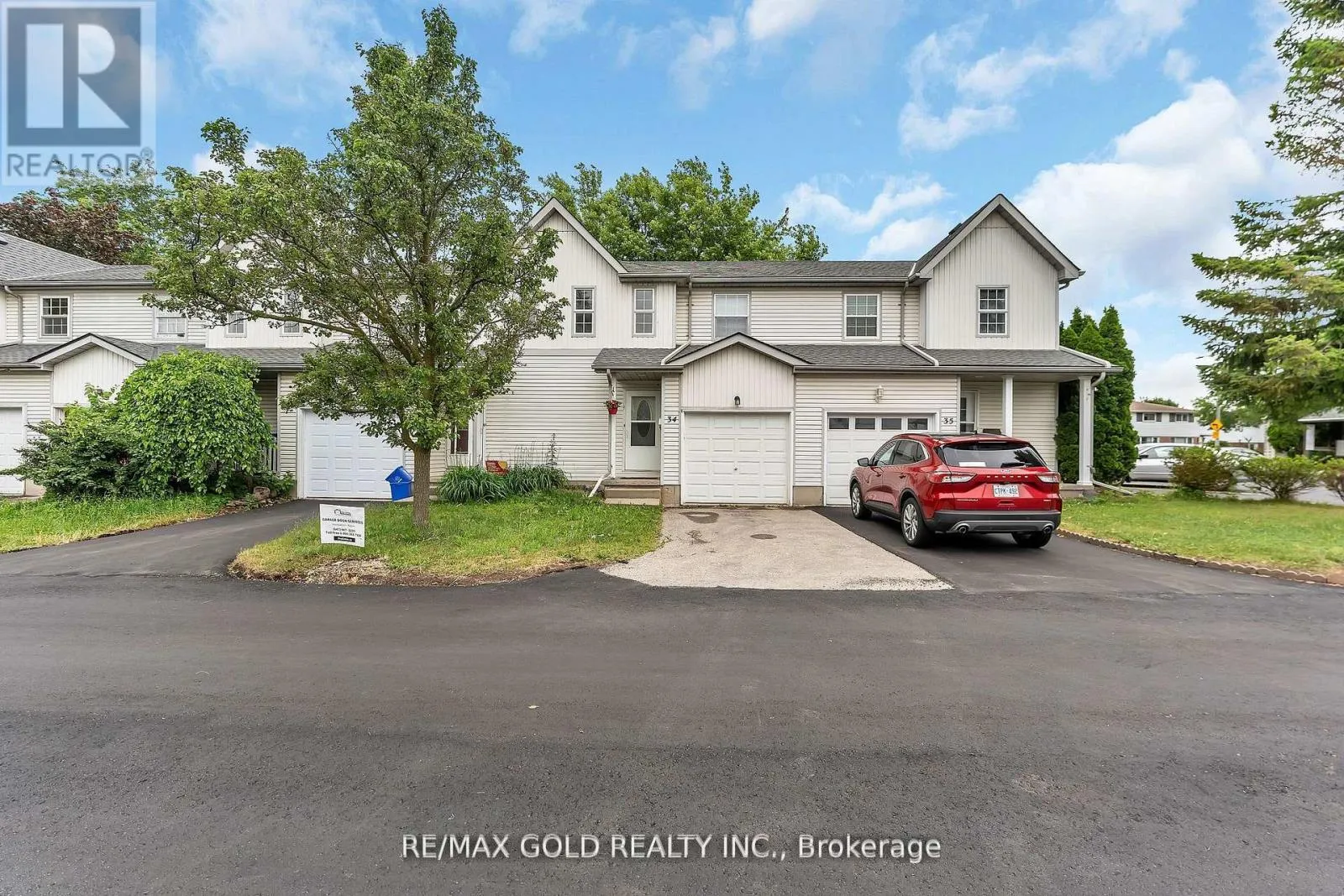 Row / Townhouse for rent: 34 - 90 Mooregate Crescent, Kitchener, Ontario N2M 5P7