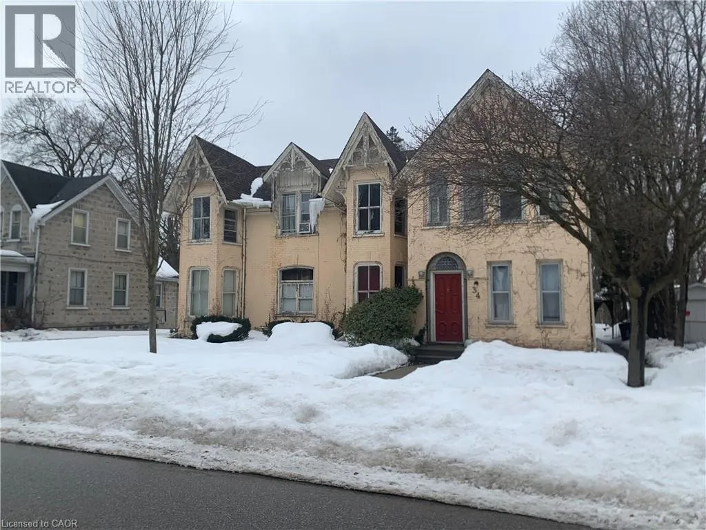 34 Oak Street, Cambridge, Ontario N1R 4K6