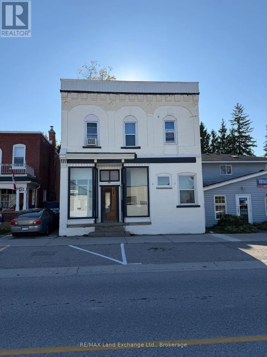 Triplex for rent: 34 Queen Street, Huron-Kinloss, Ontario N0G 2R0
