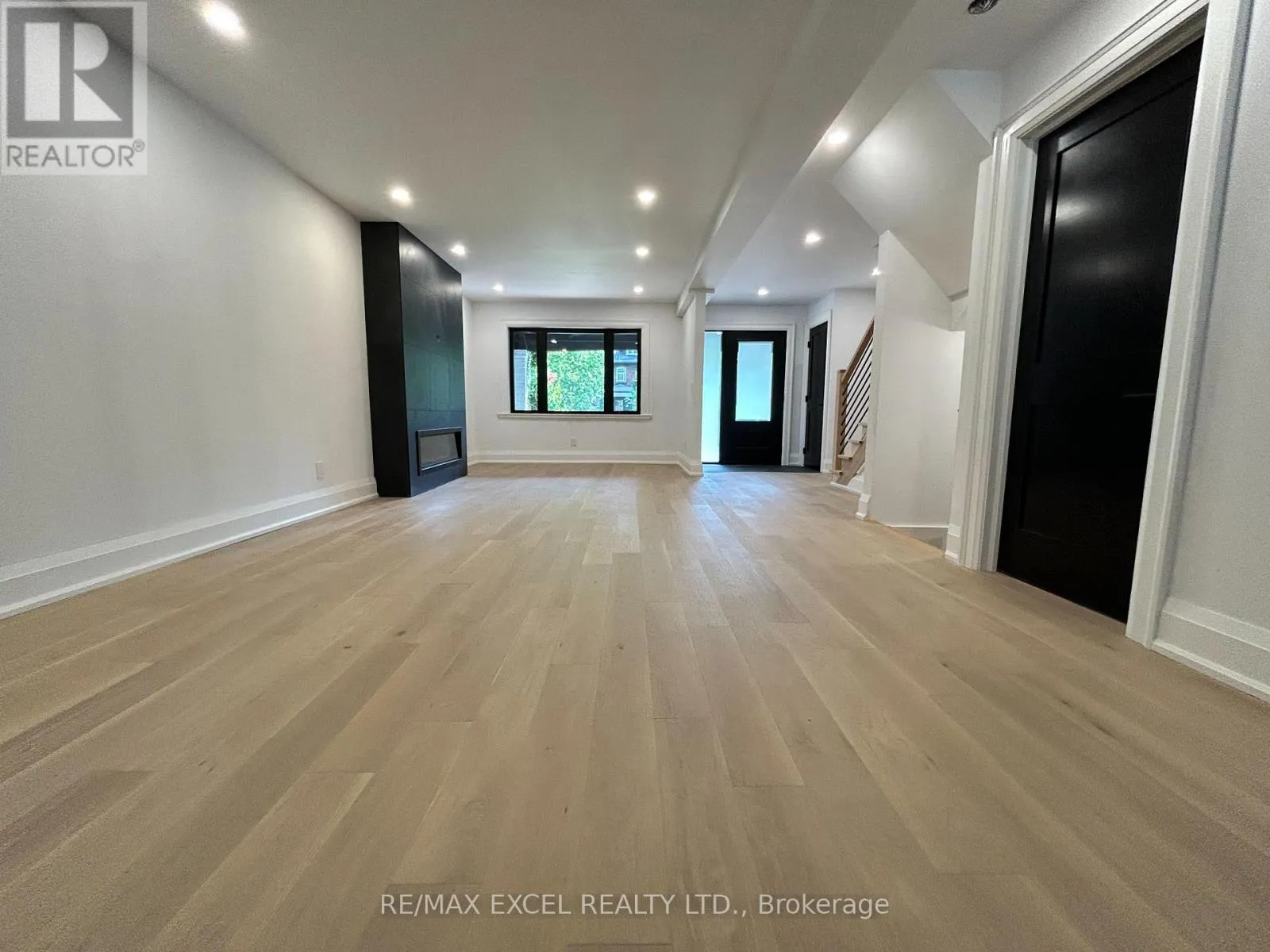 House for rent: 34 Raymond Avenue, Toronto, Ontario M6S 2B3